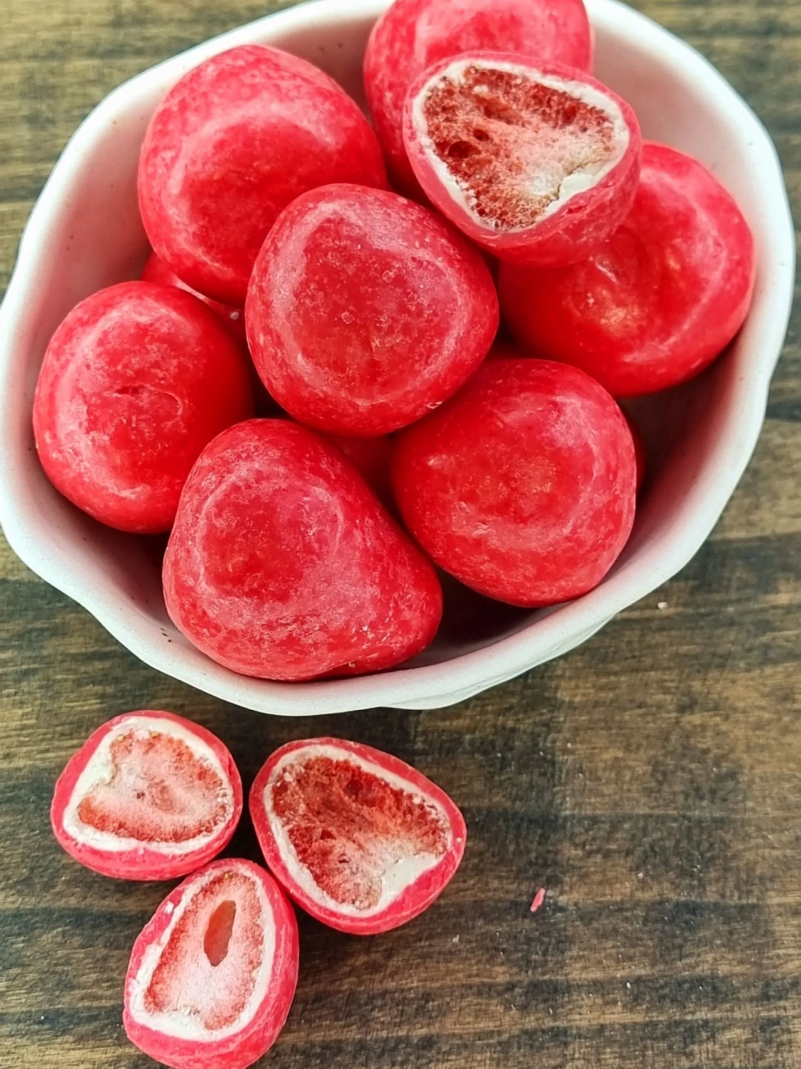 картинка Клубника "REDBERRY" сублимированная в шоколадной глазури от интернет-магазина орехов и сухофруктов Нават